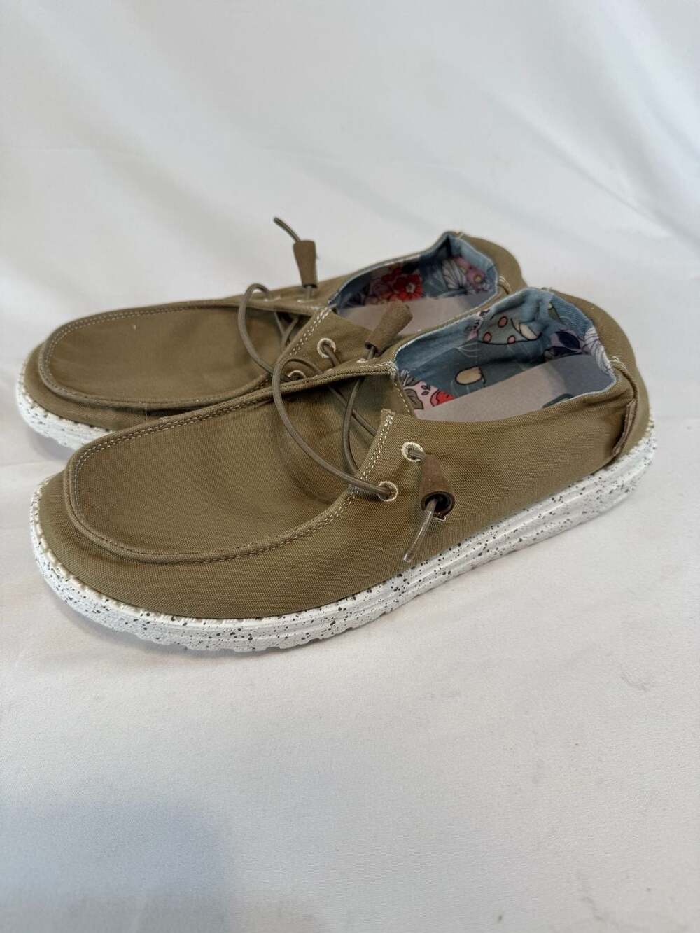 Hey Dude Wendy Cordwood Casual Shoes Size 8 Boho Casual Indie Athleisure Comfort